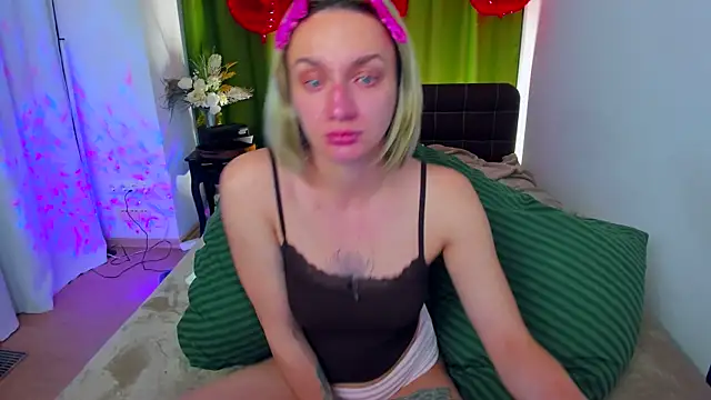 PollyRoseX online show from April 2026 07:17:02 PM