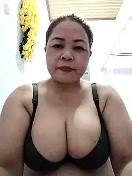 Baby-bigtits2026 online show from May 2026 10:29:01 AM