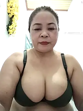 Baby-bigtits2026 online show from May 2026 01:47:02 PM