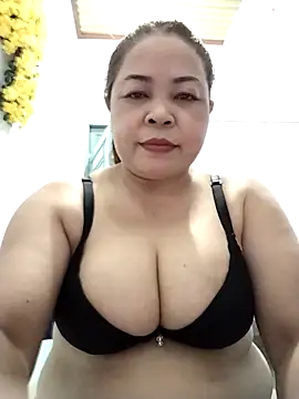 Baby-bigtits2026 online show from April 2026 11:06:01 AM