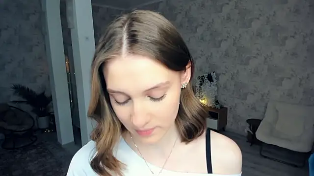 LianneBynon online show from March 2026 08:25:02 AM