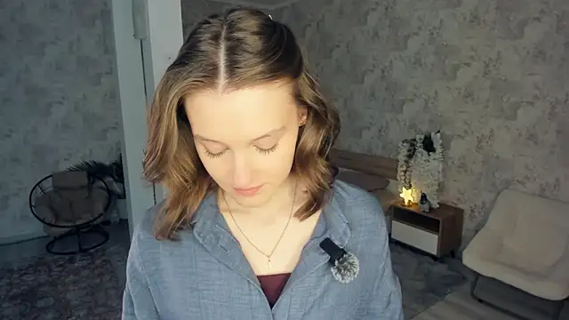 LianneBynon online show from February 2026 08:21:02 AM