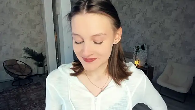 LianneBynon online show from March 2026 08:15:02 AM