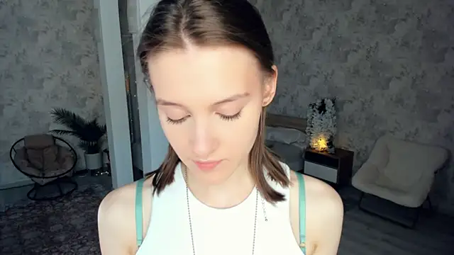 LianneBynon online show from April 2026 08:59:01 AM