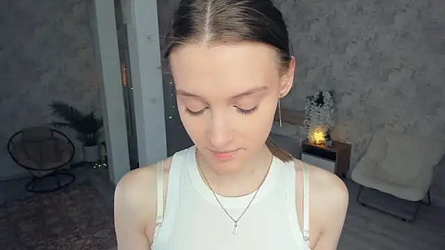 LianneBynon online show from April 2026 08:54:02 AM