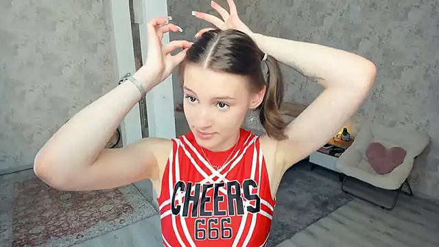 LianneBynon online show from May 2026 08:28:02 AM