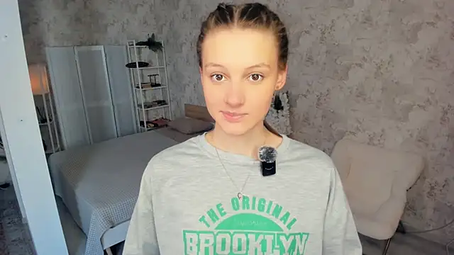 LianneBynon online show from February 2026 08:09:01 AM