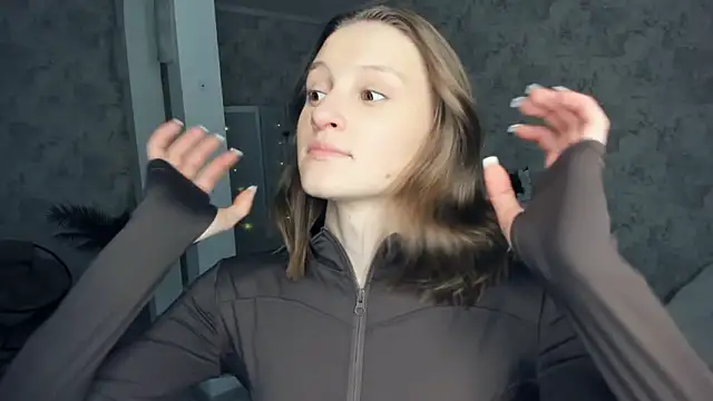 LianneBynon online show from February 2026 02:06:02 PM