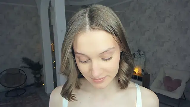 LianneBynon online show from April 2026 08:59:02 AM