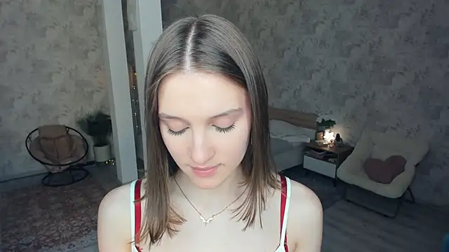 LianneBynon online show from May 2026 08:33:01 AM