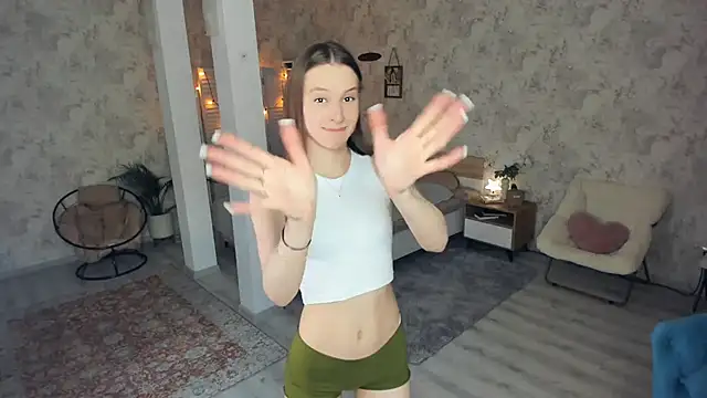 LianneBynon online show from June 2026 08:30:02 AM