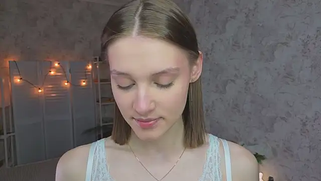 LianneBynon online show from May 2026 08:24:01 AM