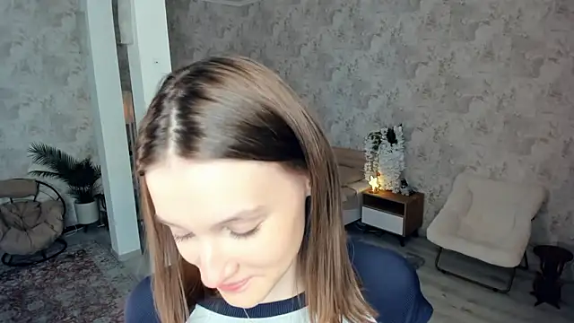 LianneBynon online show from February 2026 08:37:02 AM