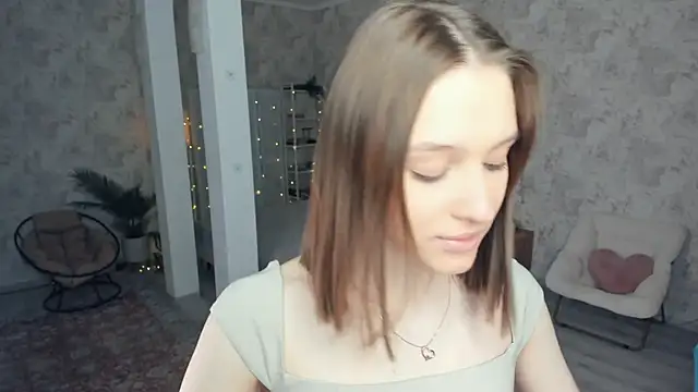 LianneBynon online show from April 2026 08:43:01 AM