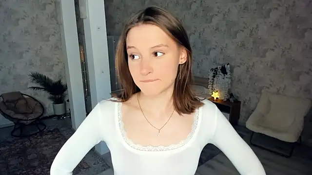 LianneBynon online show from March 2026 08:41:02 AM