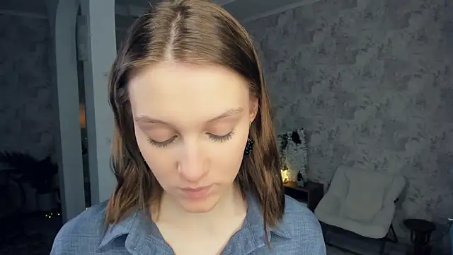 LianneBynon online show from February 2026 07:41:02 AM