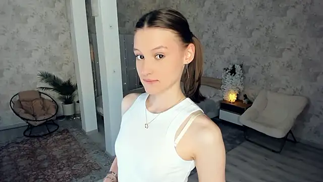 LianneBynon online show from March 2026 08:56:02 AM