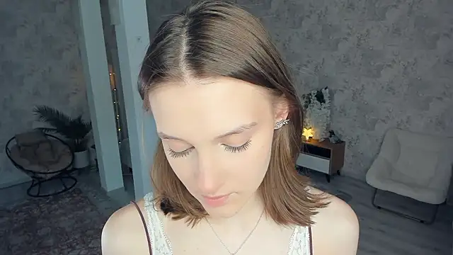 LianneBynon online show from March 2026 08:40:02 AM