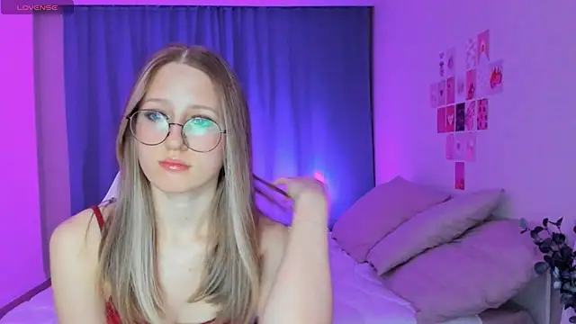 Vega Taylor online show from February 2026 03:28:01 AM