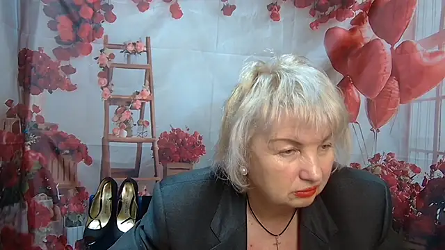 Snapshot of RenataDaster chatting on May 2026 11:11:01 AM RenataDaster online show from May 2026 11:11:01 AM