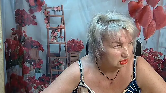 Snapshot of RenataDaster chatting on May 2026 11:30:01 AM RenataDaster online show from May 2026 11:30:01 AM