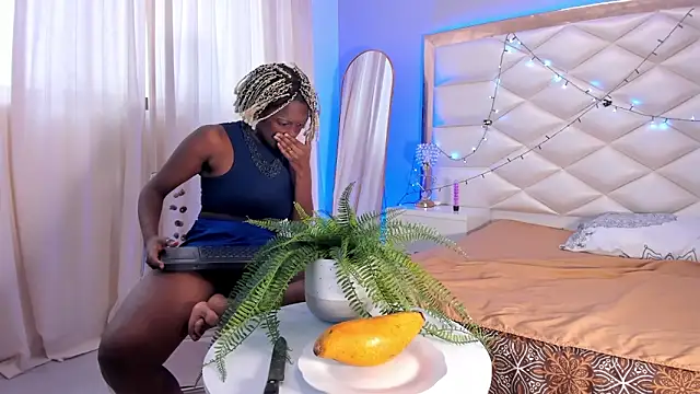 EvelynDivine online show from February 2026 01:01:01 PM