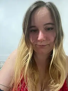 Snapshot of tuzorra99 chatting on May 2026 06:28:01 PM tuzorra99 online show from May 2026 06:28:01 PM