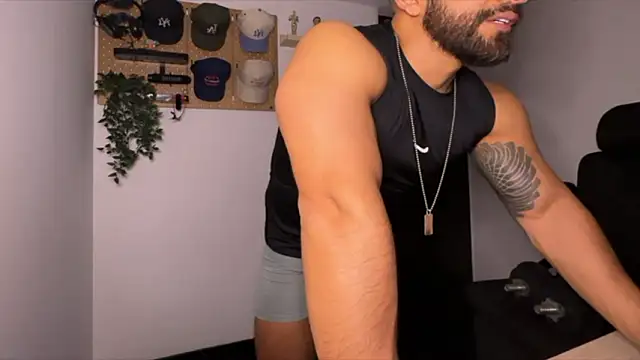 Snapshot of SamDornan51 chatting on February 2026 12:11:02 AM SamDornan51 online show from February 2026 12:11:02 AM