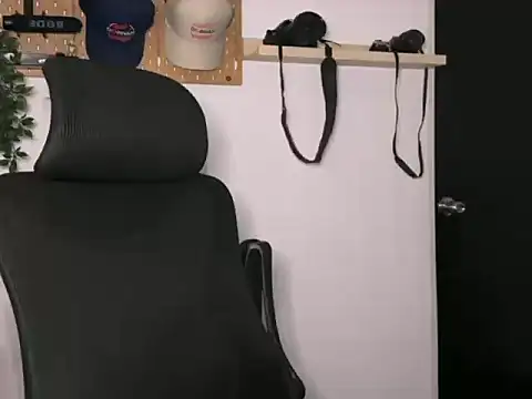 Snapshot of SamDornan51 chatting on February 2026 11:11:02 PM SamDornan51 online show from February 2026 11:11:02 PM