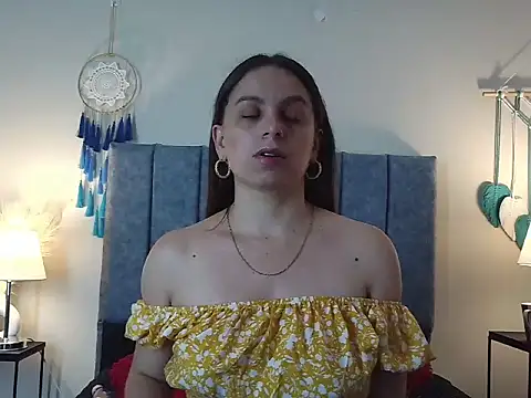 NatalyGuzman26 online show from February 2026 12:42:02 AM