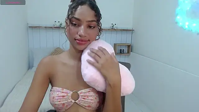 Mona Mistic online show from February 2026 08:20:02 PM