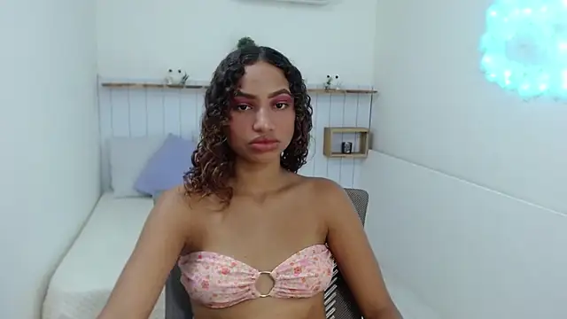 Mona Mistic online show from February 2026 08:29:02 PM