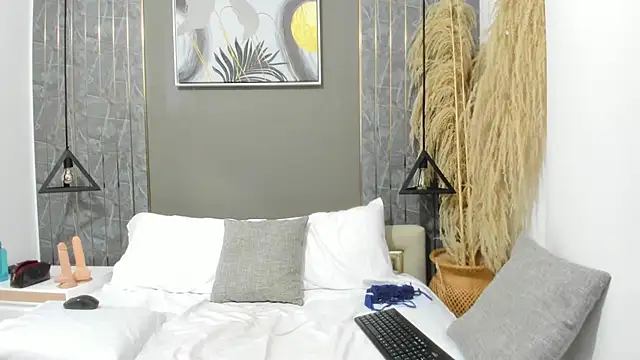 emma evanss   online show from February 2026 11:18:02 AM