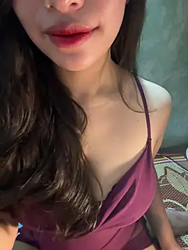 Snapshot of QuynhAnh_2k1 chatting on February 2026 03:28:02 AM QuynhAnh 2k1 online show from February 2026 03:28:02 AM