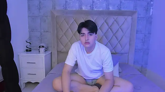 Snapshot of noahWolff_ chatting on February 2026 04:54:01 AM noahWolff online show from February 2026 04:54:01 AM