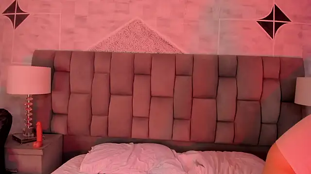 Snapshot of noahWolff_ chatting on February 2026 06:35:02 AM noahWolff online show from February 2026 06:35:02 AM