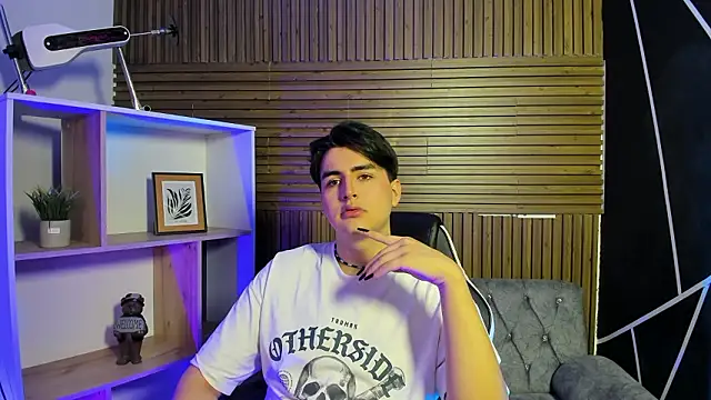 Snapshot of noahWolff_ chatting on February 2026 05:40:02 AM noahWolff online show from February 2026 05:40:02 AM