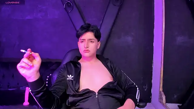 Snapshot of noahWolff_ chatting on February 2026 05:14:02 AM noahWolff online show from February 2026 05:14:02 AM