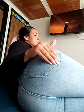 cynliu online show from April 2026 06:26:02 PM