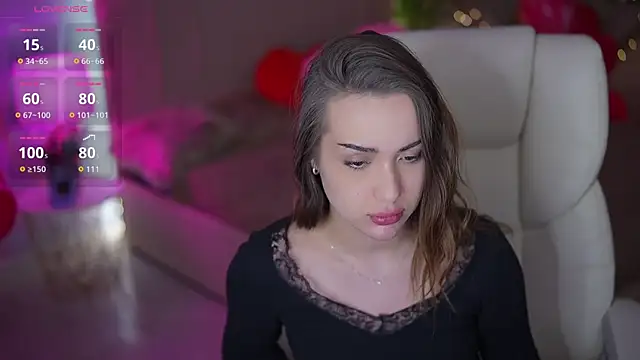 Snapshot of OliviaMoore_ chatting on February 2026 01:54:01 PM OliviaMoore online show from February 2026 01:54:01 PM