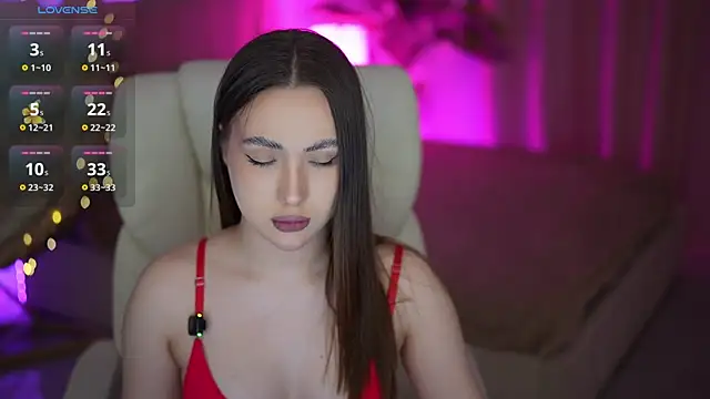 OliviaMoore  online show from April 2026 05:47:01 AM