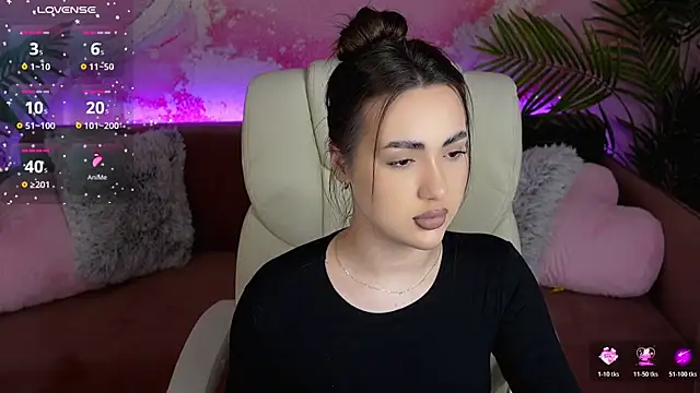 OliviaMoore  online show from March 2026 07:05:02 AM