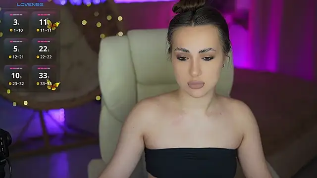 OliviaMoore  online show from March 2026 02:33:02 PM