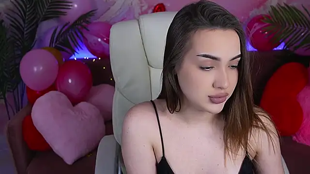 Snapshot of OliviaMoore_ chatting on February 2026 02:28:01 PM OliviaMoore online show from February 2026 02:28:01 PM