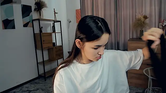 AvantgardAlone online show from February 2026 09:40:01 AM