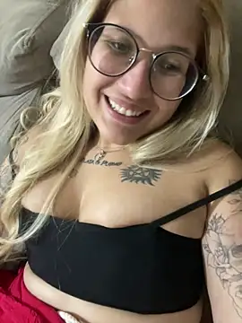 Snapshot of esposatattoo chatting on February 2026 10:50:02 PM esposatattoo online show from February 2026 10:50:02 PM