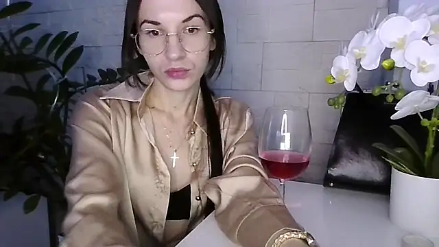 Snapshot of JuliaLovely chatting on February 2026 03:32:02 PM JuliaLovely online show from February 2026 03:32:02 PM