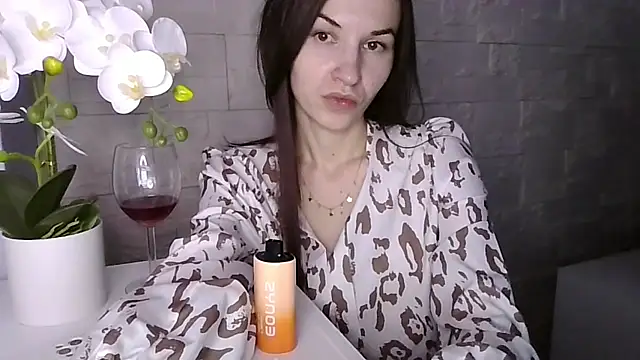 JuliaLovely online show from March 2026 04:52:02 PM