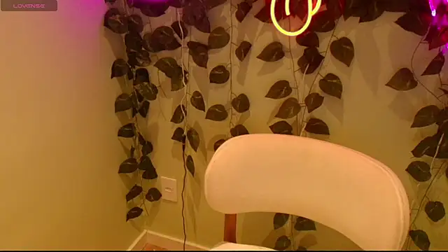 Susan Backer online show from April 2026 11:44:02 AM