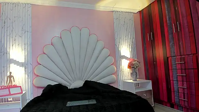 Kateemos online show from March 2026 02:18:02 PM